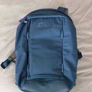 Yeti Crossroads 27L backpack (New)